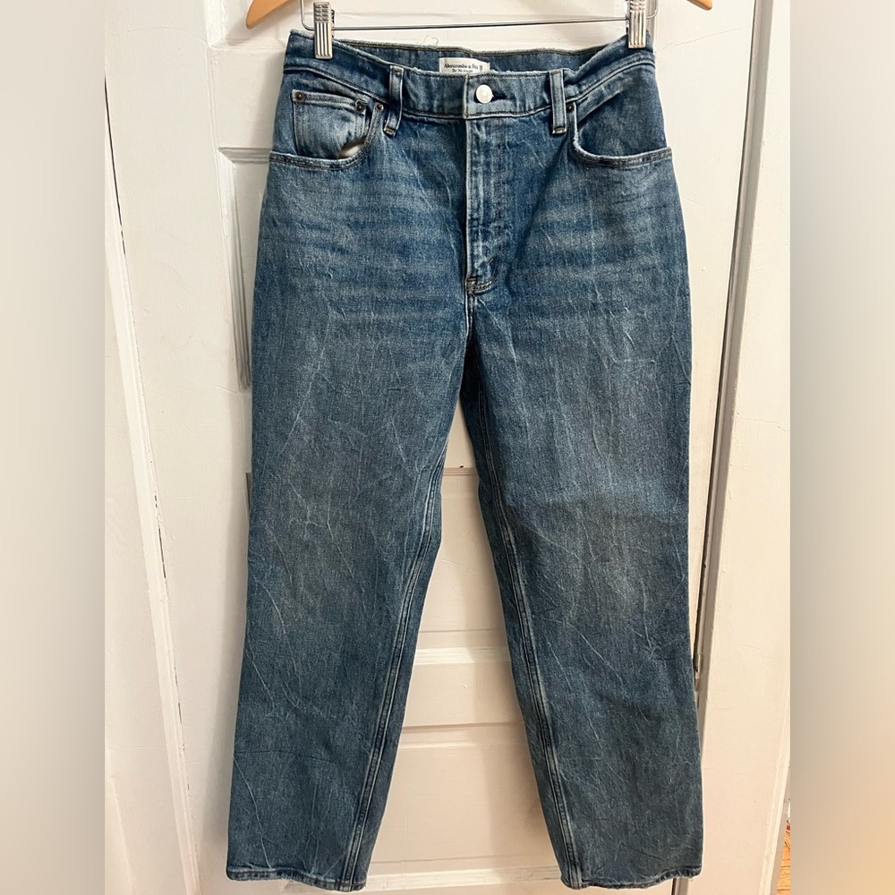 Abercrombie & Fitch the 90s straight ultra high rise size 6 short